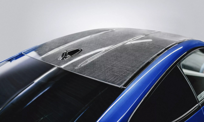 Nóc xe BMW bằng vật liệu chiết xuất từ hạt lanh. Ảnh: BMW