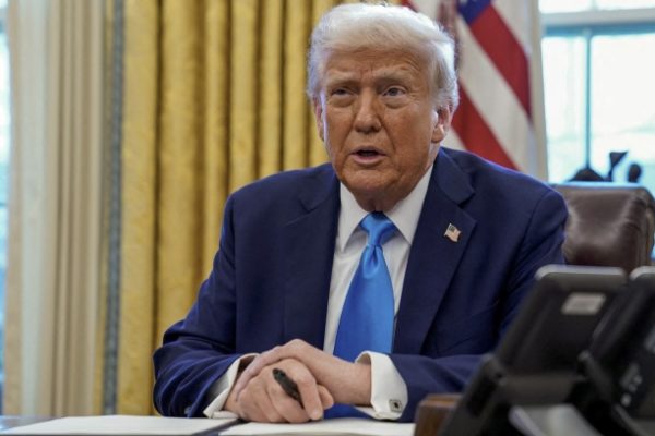 Ông Trump ký sắc lệnh cấm nhập cảnh công dân 12 nước: Tin tức mới
