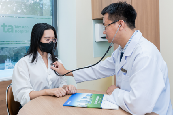 Viêm gan B: Bố có lây cho con không? Tư vấn từ chuyên gia