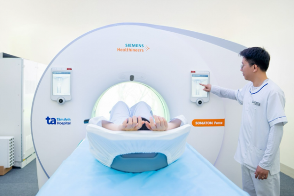 Ung thư phổi ở người trẻ: Nguyên nhân và dấu hiệu