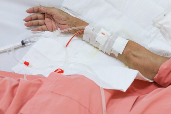Nước tiểu có bọt: Dấu hiệu cảnh báo bệnh thận?