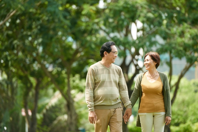 Nhiều người tuổi mong sống vui, khỏe, có thể kiểm soát hen suyễn. Ảnh: Shutterstock