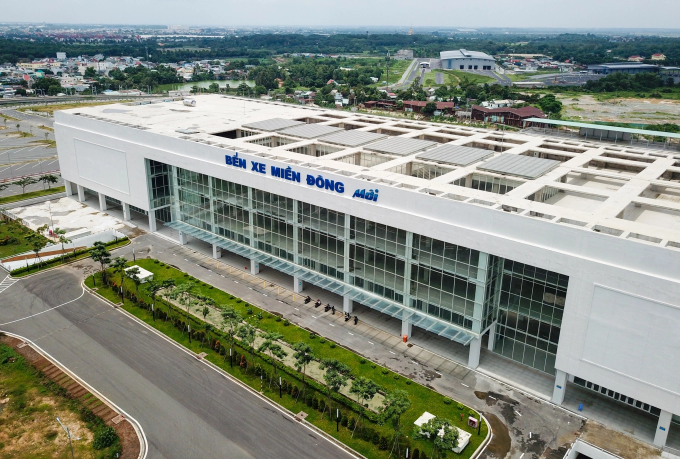 Bên ngoài Bến xe miền Đông mới, nằm trên Xa lộ Hà Nội (TP Thủ Đức), giáp với Dĩ An (Bình Dương). Ảnh: Quỳnh Trần