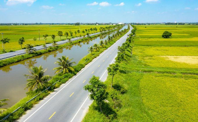Dự án cải tạo, nâng cấp quốc lộ 37 trong chương trình nông thôn mới ở Hải Phòng. Ảnh: Lê Tân