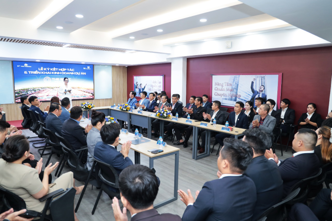 Toàn cảnh lễ ký kết hợp tác và triển khai kinh doanh dự án The 826 EC. Ảnh: Hai Thành
