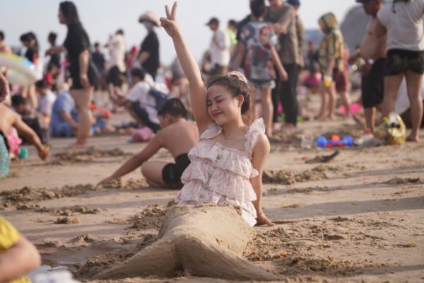 Du lịch hè: Nhu cầu cuối tuần tăng, vé máy bay vẫn là rào cản