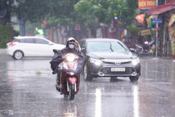 Miền Bắc: Mưa lớn giải nhiệt ngày hè
