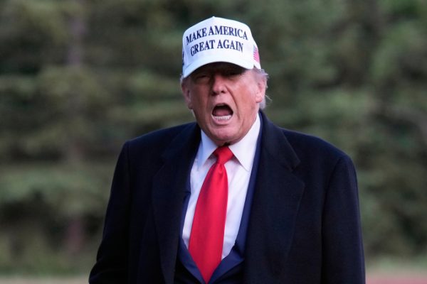 Ông Trump: Nước Mỹ có quá nhiều ngày nghỉ lễ