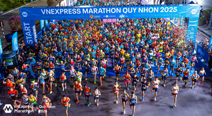Runner VnExpress Marathon Quy Nhơn 2025 xuất phát. Ảnh: VM