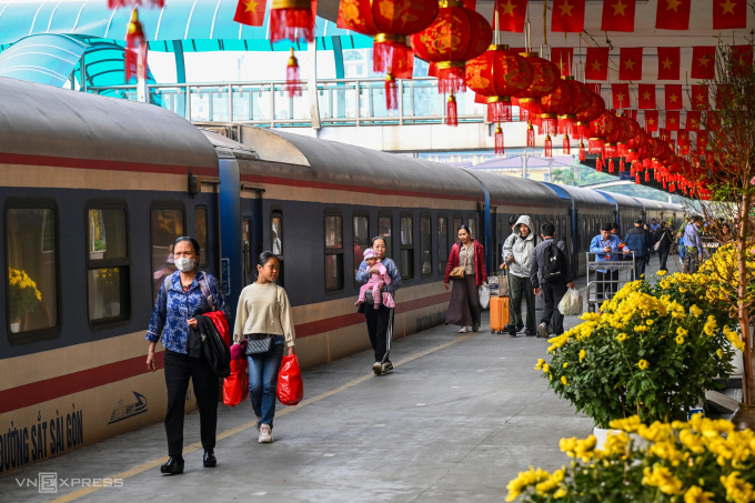 huyến tàu khởi hành từ Hà Nội đến TP HCM dịp Tết Ất Tỵ. Ảnh: Giang Huy
