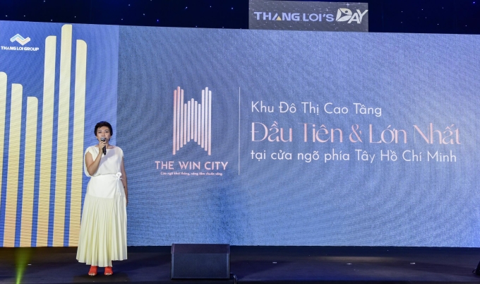 Bà Đặng Nguyễn Thùy Trang - Phó tổng giám đốc Kinh doanh & Tiếp thị Thắng Lợi Group, chia sẻ về dự án The Win City. Ảnh: Lâm Trần