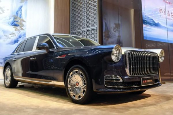 Dubai đại gia phá kỷ lục mua xe sang Trung Quốc