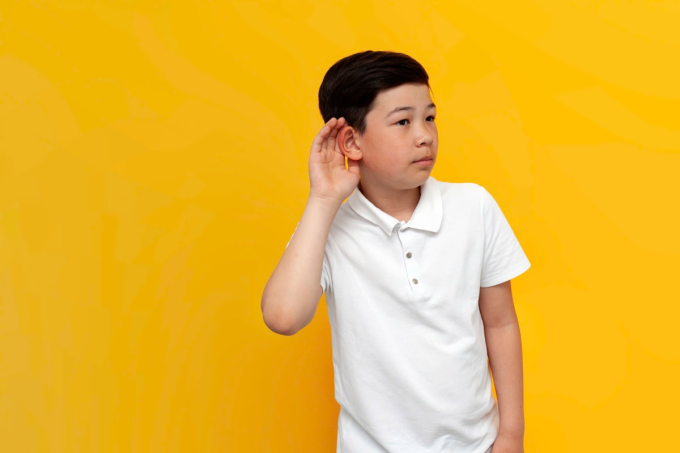 Điếc đột ngột có thể xảy ra ở cả trẻ em. Ảnh: Freepik