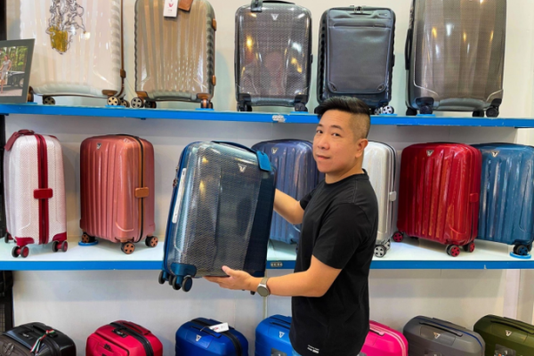 KOS Shop: Ưu đãi 40% vali Roncato kỷ niệm 10 năm