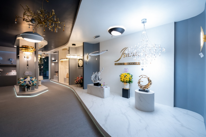 Không gian bên trong showroom Cavani Hà Nội. Ảnh: Cavani