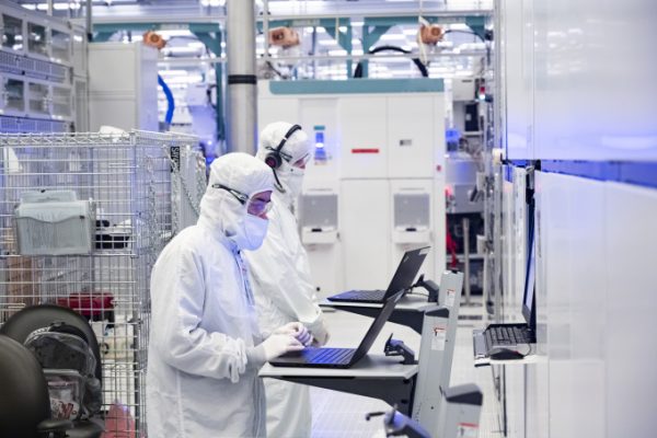Intel: Dự kiến sa thải 10.000 nhân viên nhà máy (Tin mới)