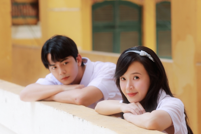 Một cảnh quay của Midu và bạn diễn Hoàng Long trong phim.