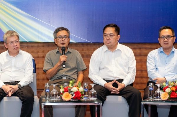 Báo chí cạnh tranh với mạng xã hội: Giải pháp nào hiệu quả?
