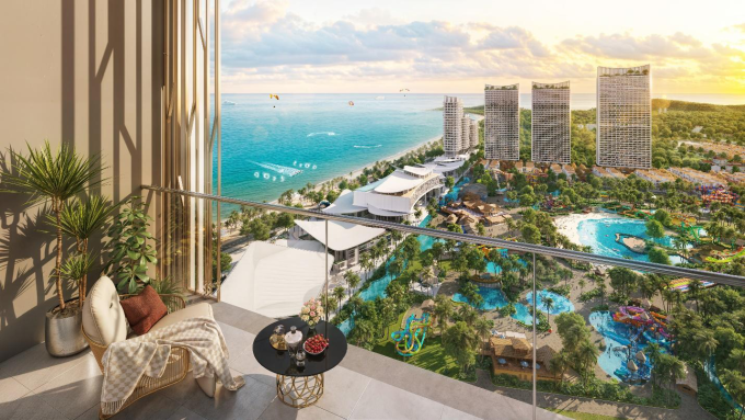 Ban công căn hộ tại Blanca với tầm nhìn ra biển và công viên nước Sun World Vũng Tàu. Ảnh: Sun Group