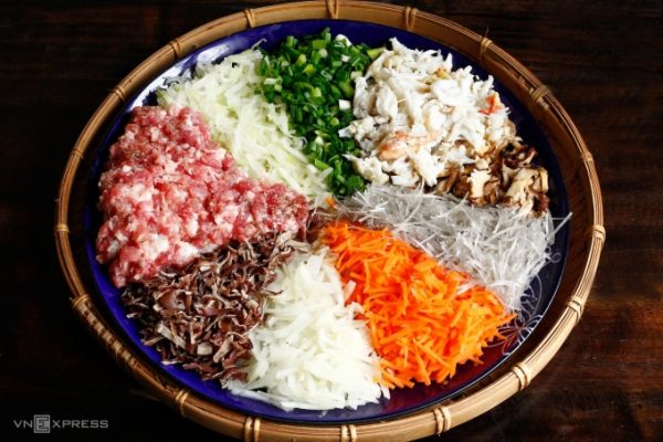 Mẹo chiên nem vàng giòn rụm, không bị sạm màu