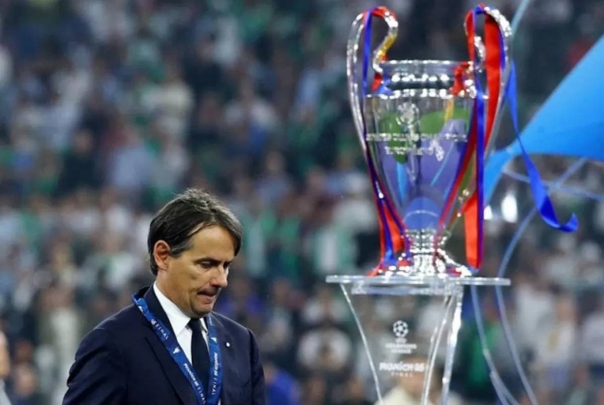 HLV Inzaghi thất vọng sau trận chung kết Champions League, Inter 0-5 PSG hôm 31/5. Ảnh: Reuters