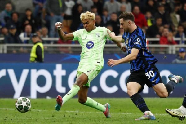 Barca đối mặt nguy cơ bị trừ điểm tại Champions League
