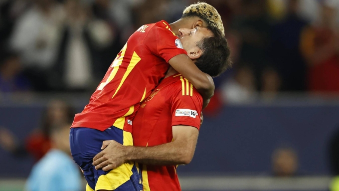 Yamal và Oyarzabal góp công lớn vào trận Tây Ban Nha thắng Pháp 5-4 ở bán kết Nations League hôm 5/6. Ảnh: ANP