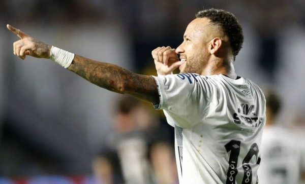Neymar: Không muốn so sánh với Messi để tránh áp lực