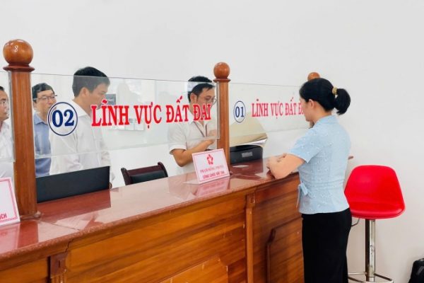 Gia Lai nộp, Bình Định duyệt: Thử nghiệm giải quyết hồ sơ