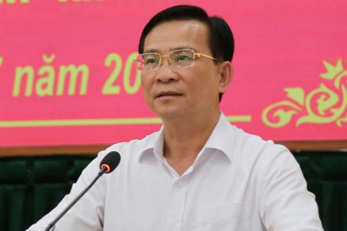 Ông Hồ Văn Mười, Chủ tịch UBND tỉnh Đắk Nông phát biểu tại hội nghị đánh giá tình hình kinh tế - xã hội của tỉnh, năm 2024. Ảnh: Báo Đắk Nông