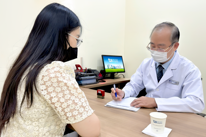 Bác sĩ Khánh khám cho bệnh nhân. Ảnh minh họa: Bệnh viện Đa khoa Tâm Anh