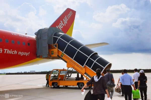 SAGS giảm lãi do ngừng hợp đồng phục vụ Vietjet