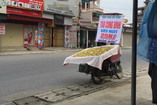 Cẩn thận ‘bẫy’ xe táo vỉa hè: Mẹo tránh mất tiền oan