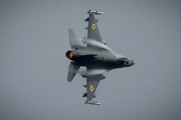 Ukraine: F-16 bị bắn hạ nên được coi là bình thường