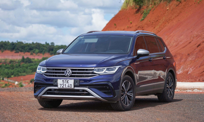 Một mẫu Tiguan lăn bánh tại Đăk Lăk. Ảnh: Phạm Trung