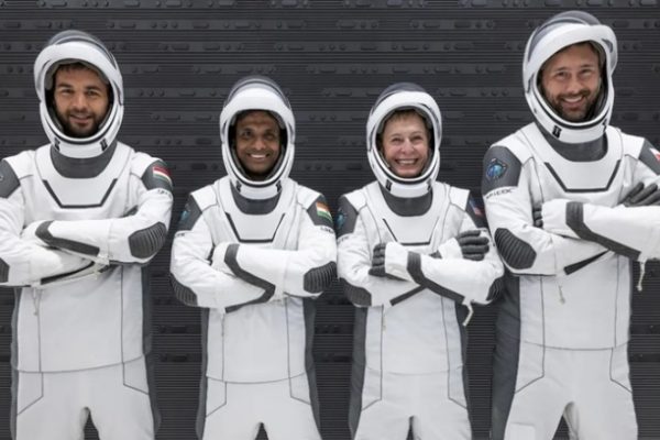SpaceX đưa 4 phi hành gia tư nhân lên Trạm vũ trụ ISS