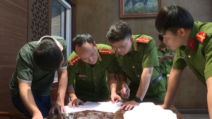 Đồng loạt khám xét nhiều địa điểm liên quan trùm giang hồ Vi ‘ngộ’ - 1