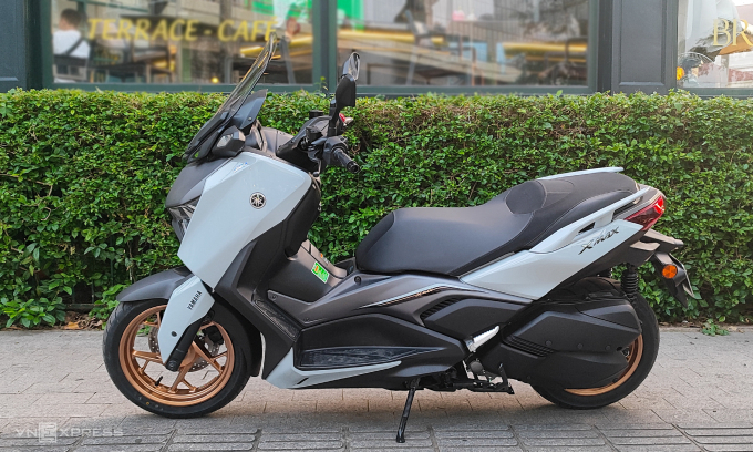 Mẫu xe ga 300 phân khối thiết kế thể thao. Ảnh: Lương Dũng