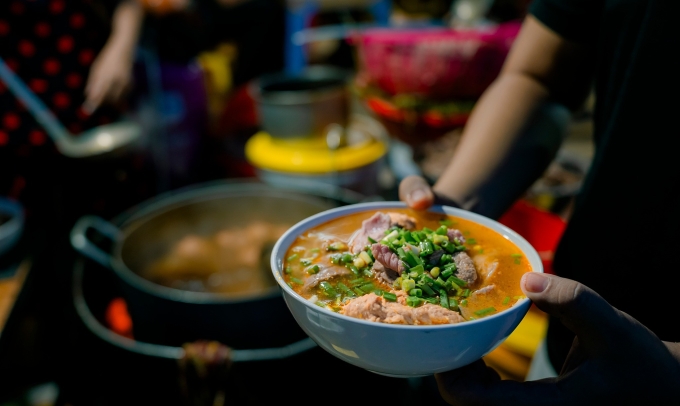 Bún bò Huế - một món ăn đặc sản của vùng đất Cố đô. Ảnh: Visithue