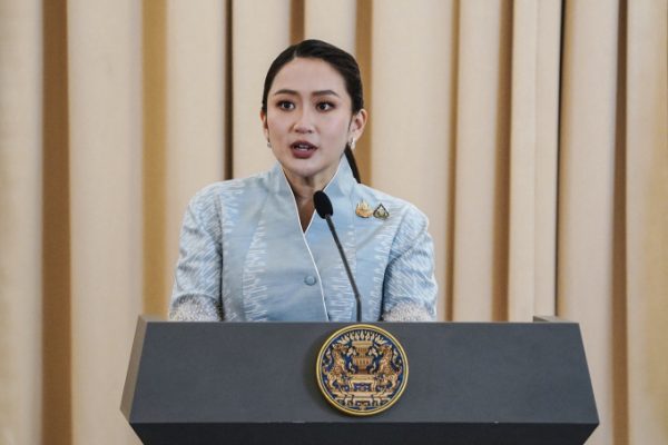 Thủ tướng Thái Lan bị kêu gọi từ chức: Phản ứng từ Đảng thân quân đội