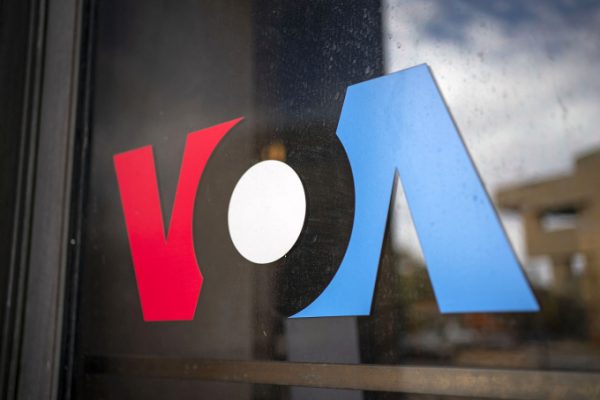 VOA: Chính quyền Trump sa thải hàng loạt nhân viên