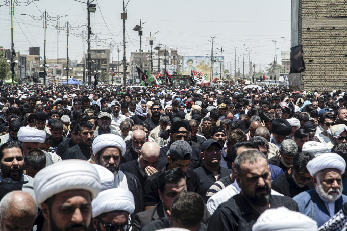 Người ủng hộ giáo sĩ Muqtada Sadr biểu tình phản đối Israel ở Baghdad ngày 20/6. Ảnh: AFP