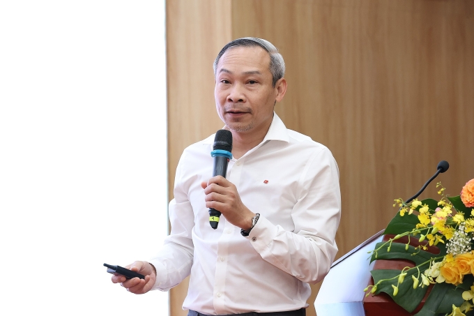 Ông Phan Đức Hiếu phát biểu tại hội thảo. Ảnh: FPT