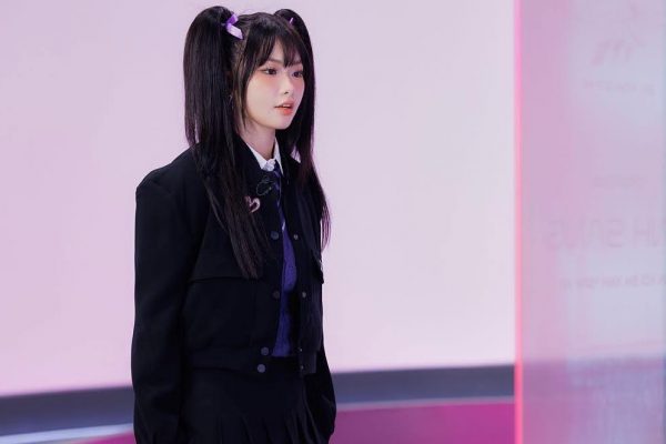 Ánh Sáng AZA: Gen Z Đa Năng Gây Sốt với ‘Em Xinh Say Hi’