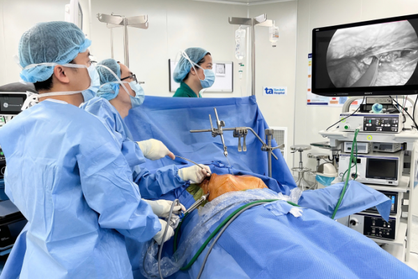 Ngực lõm sâu ở nam giới: Nguyên nhân và ảnh hưởng tim phổi