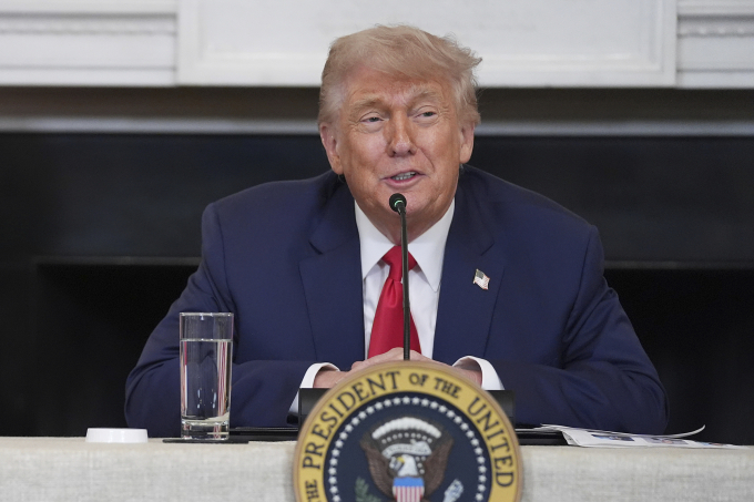 Tổng thống Mỹ Donald Trump phát biểu trong hội nghị bàn tròn Đầu tư tại Mỹ với các lãnh đạo doanh nghiệp tại Nhà Trắng ngày 9/6. Ảnh: AP