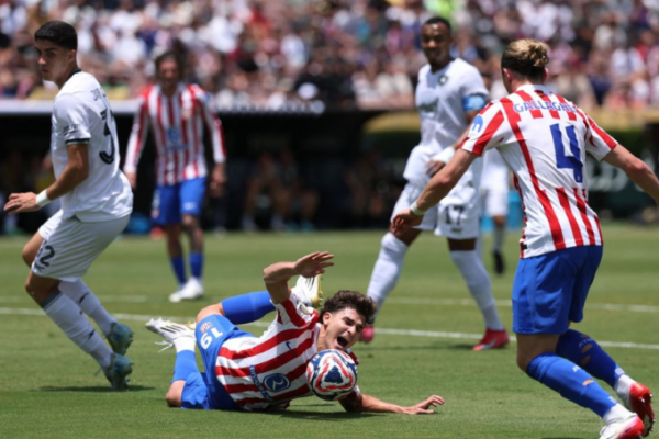 Atletico chỉ trích trọng tài sau khi bị loại khỏi FIFA Club World Cup