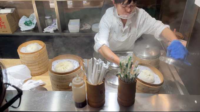 Hấp bánh bao súp ở Dự Viên. Ảnh: Linh Hương