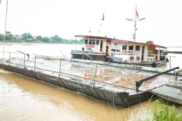 Cầu phao Phong Châu được nối lại: Giao thông thuận tiện hơn