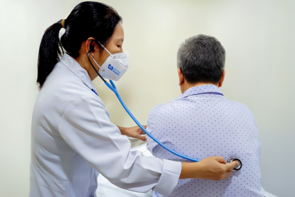 Nhược cơ gây sụp mí mắt kéo dài: Nguyên nhân và điều trị